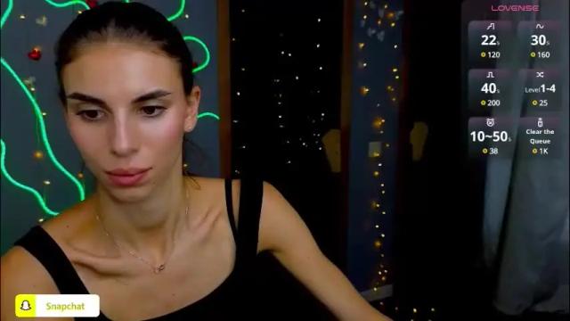 Image 4 of emmygreans Stream on Chaturbate on 2 months ago