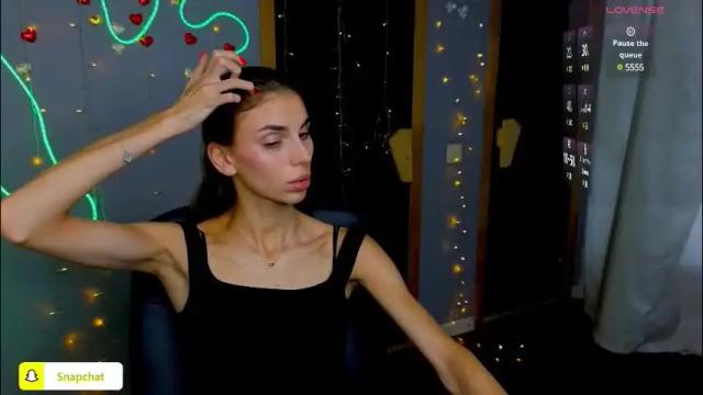Image 8 of emmygreans Stream on Chaturbate on 2 months ago