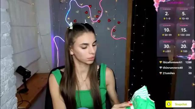 Image 10 of emmygreans Stream on Chaturbate on 2 months ago