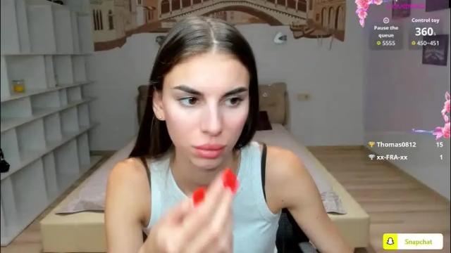 Image 7 of emmygreans Stream on Chaturbate on 2 months ago