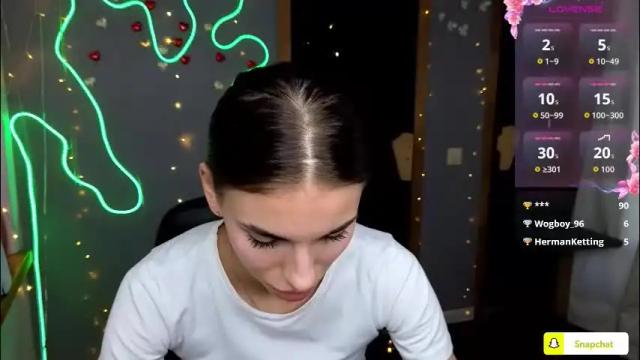 Image 3 of emmygreans Stream on Chaturbate on 1 month ago