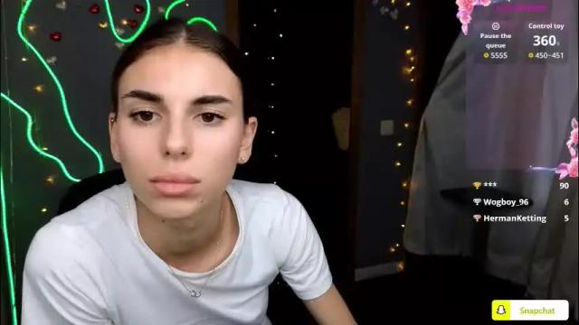 Image 8 of emmygreans Stream on Chaturbate on 1 month ago