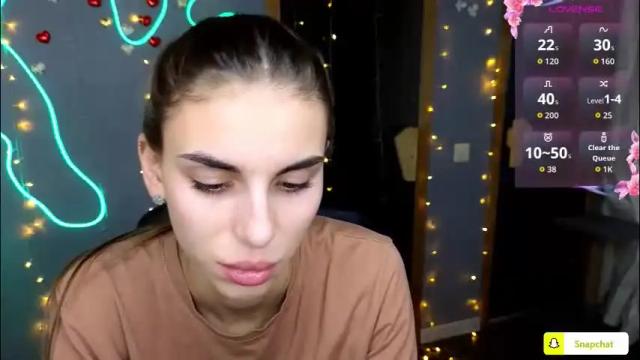 Image 3 of emmygreans Stream on Chaturbate on 1 month ago