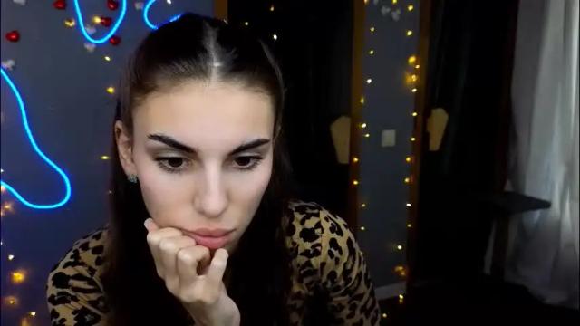 Image 2 of emmygreans Stream on Chaturbate on 1 month ago