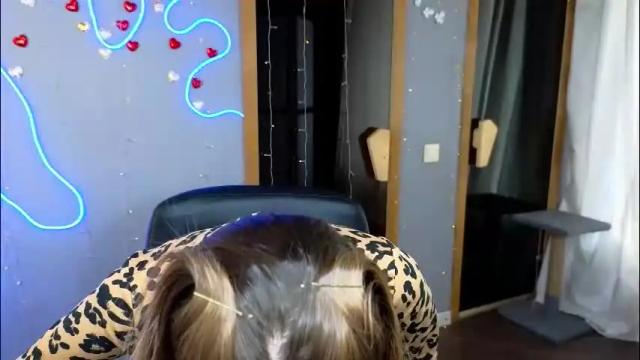 Image 3 of emmygreans Stream on Chaturbate on 1 month ago