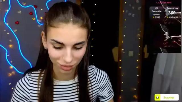 Image 3 of emmygreans Stream on Chaturbate on 1 month ago