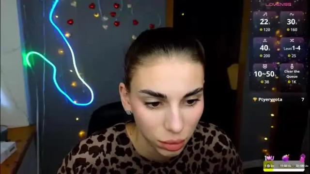 Image 3 of emmygreans Stream on Chaturbate on 25 days ago