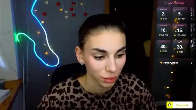 Image 6 of emmygreans Stream on Chaturbate on 25 days ago