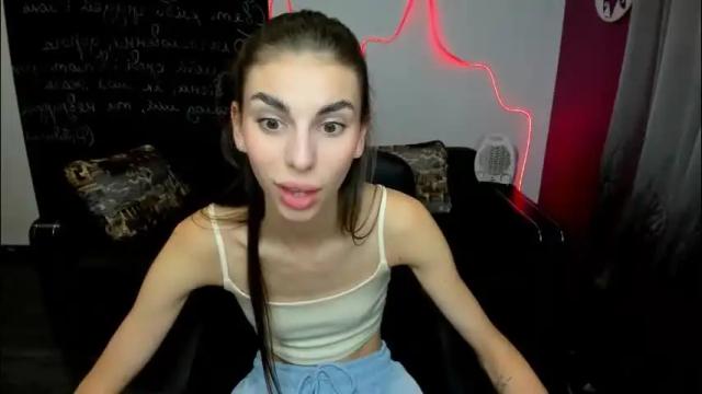 Image 2 of emmygreans Stream on Chaturbate on 2 days ago