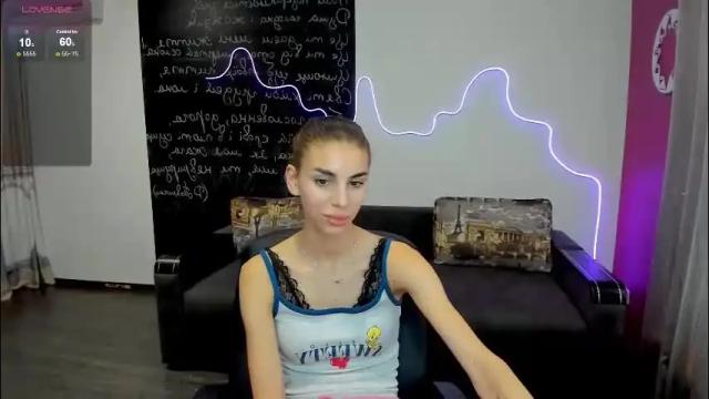 Image 3 of emmygreans Stream on Chaturbate on 2 months ago