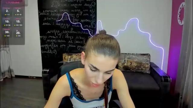 Image 4 of emmygreans Stream on Chaturbate on 2 months ago