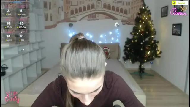 Image 3 of emmygreans Stream on Chaturbate on 25 days ago