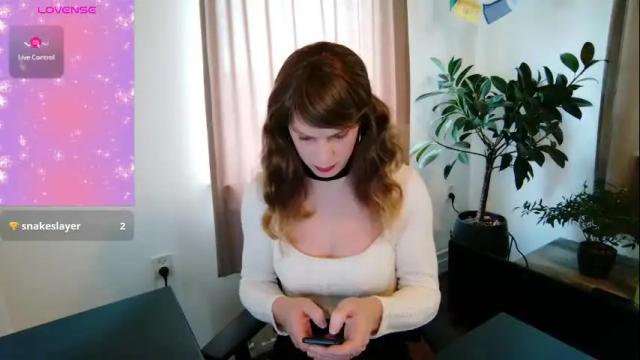 Image 2 of emmysissy Stream on Chaturbate on 1 month ago