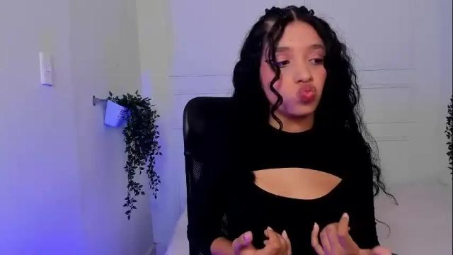 Image 8 of emmysmith1 Stream on Chaturbate on 1 month ago