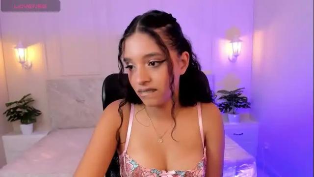 Image 8 of emmysmith1 Stream on Chaturbate on 7 months ago