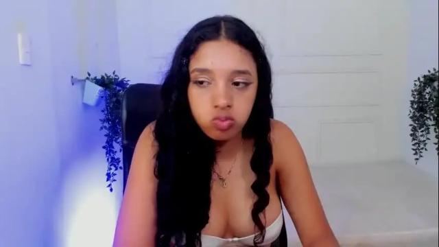Image 4 of emmysmith1 Stream on Chaturbate on 12 days ago