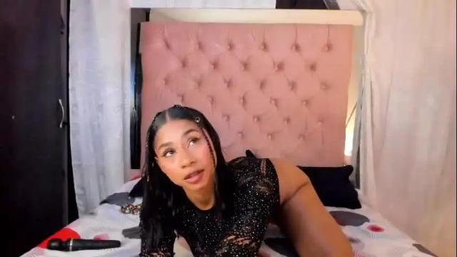 Image 3 of emy_bw Stream on Chaturbate on 1 month ago