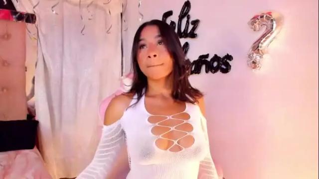 Image 4 of emy_bw Stream on Chaturbate on 1 month ago