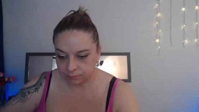 Image 4 of emy_cortes Stream on Chaturbate on 17 months ago