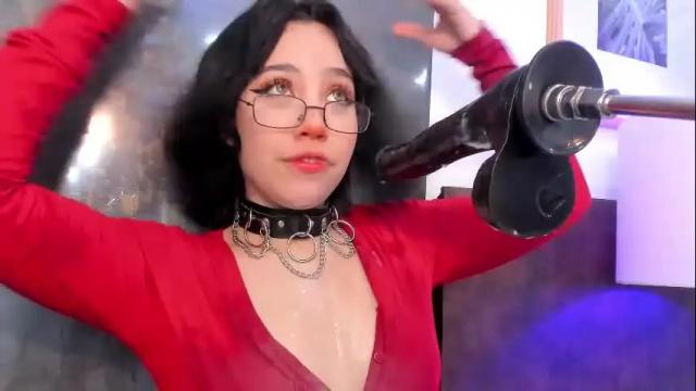 Image 12 of emy_evie Stream on Chaturbate on 21 days ago
