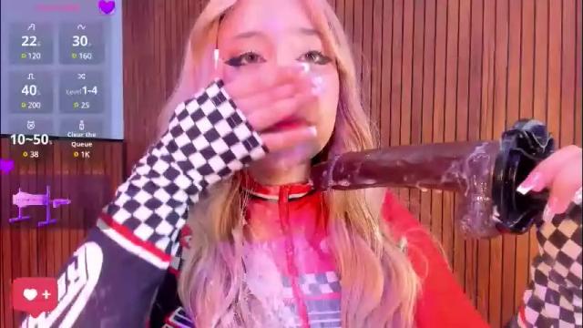 Image 12 of emy_evie Stream on Chaturbate on 10 days ago