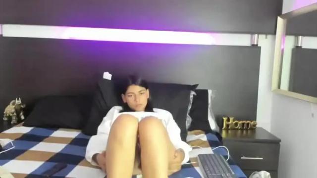 Image 7 of emy_t18 Stream on Chaturbate on 13 months ago