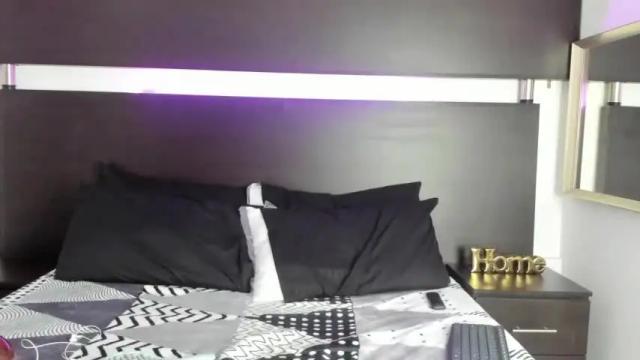 Image 11 of emy_t18 Stream on Chaturbate on 12 months ago
