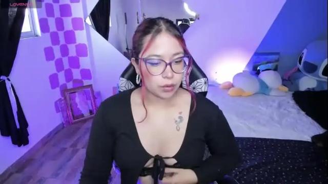 Image 2 of emy_xdy Stream on Chaturbate on 5 months ago