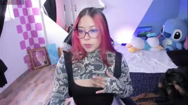 Image 3 of emy_xdy Stream on Chaturbate on 5 months ago