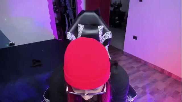 Image 12 of emy_xdy Stream on Chaturbate on 4 months ago