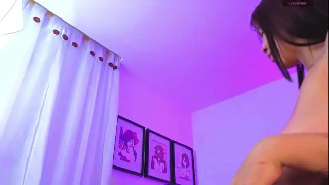 Image 4 of emybeecker Stream on Chaturbate on 4 months ago