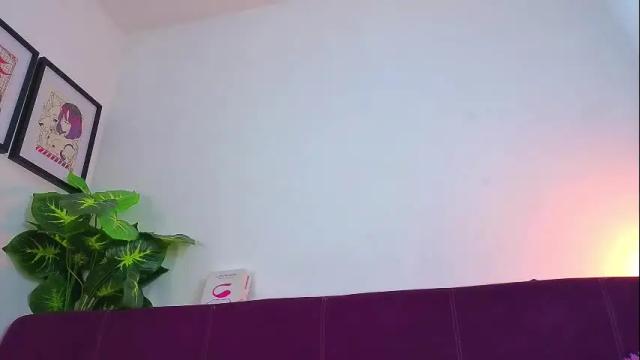 Image 11 of emybeecker Stream on Chaturbate on 3 months ago