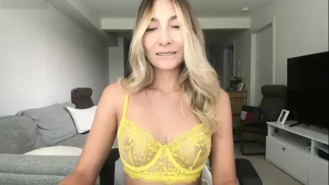 Image 2 of emyconneer Stream on Chaturbate on 4 months ago