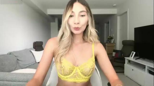 Image 4 of emyconneer Stream on Chaturbate on 4 months ago