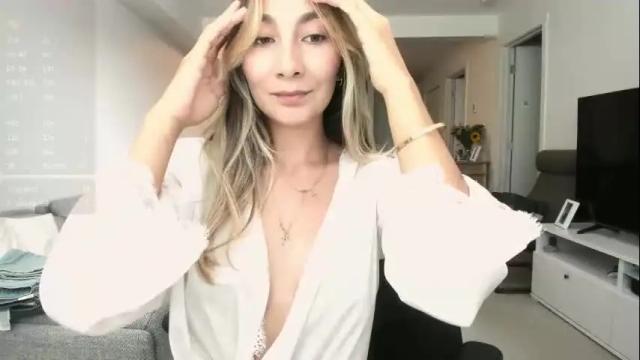 Image 8 of emyconneer Stream on Chaturbate on 4 months ago