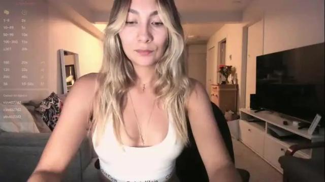 Image 4 of emyconneer Stream on Chaturbate on 4 months ago