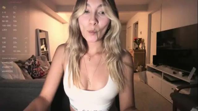 Image 6 of emyconneer Stream on Chaturbate on 4 months ago