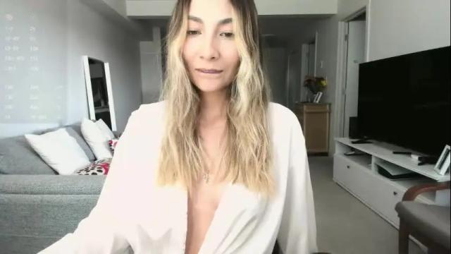 Image 4 of emyconneer Stream on Chaturbate on 4 months ago