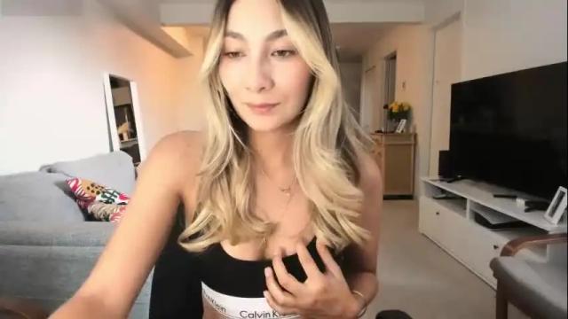 Image 4 of emyconneer Stream on Chaturbate on 3 months ago