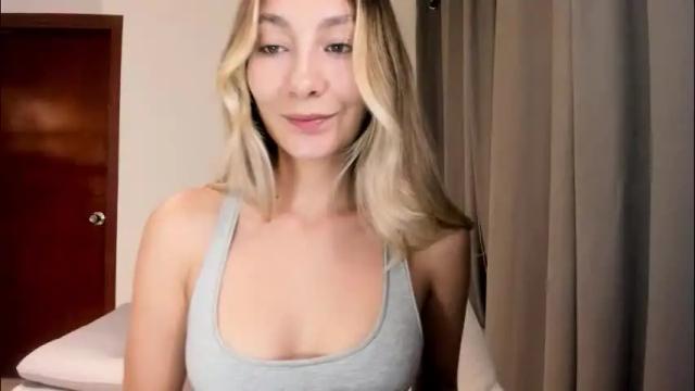 Image 4 of emyconneer Stream on Chaturbate on 3 months ago