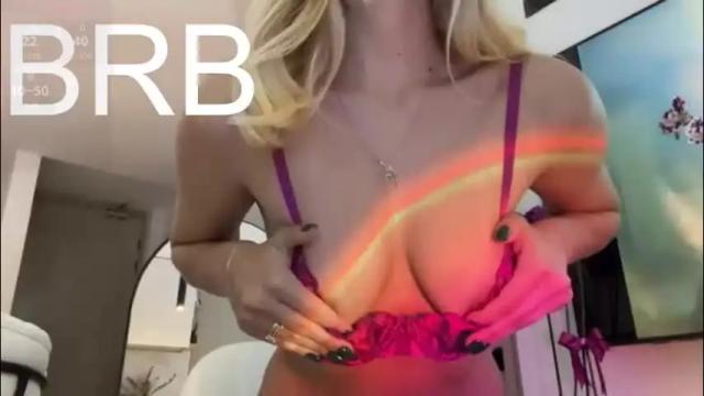 Image 4 of emyconneer Stream on Chaturbate on 2 months ago