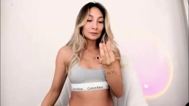 Image 4 of emyconneer Stream on Chaturbate on 2 months ago