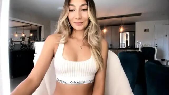 Image 10 of emyconneer Stream on Chaturbate on 15 days ago