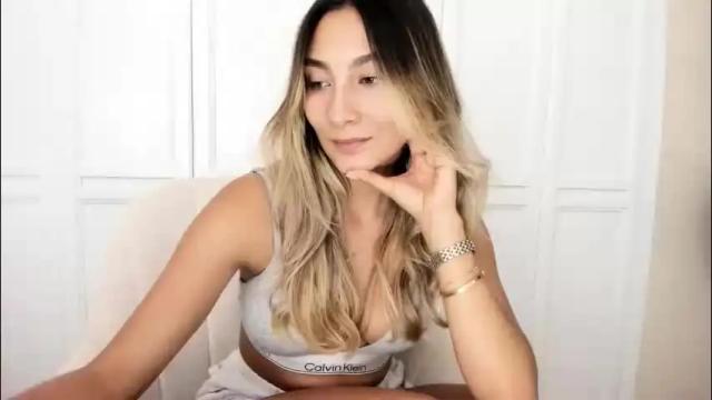 Image 4 of emyconneer Stream on Chaturbate on 13 days ago