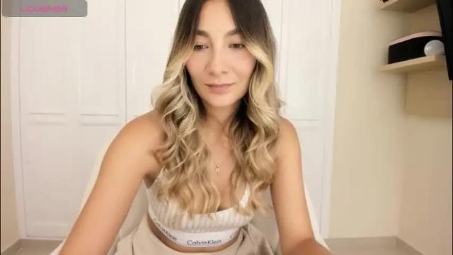 Image 8 of emyconneer Stream on Chaturbate on 2 days ago