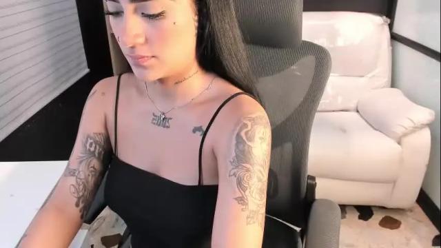 Image 4 of emysilver Stream on Chaturbate on 1 month ago