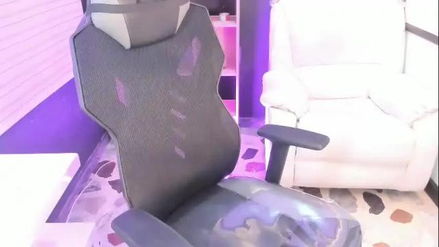 Image 10 of emysilver Stream on Chaturbate on 1 month ago