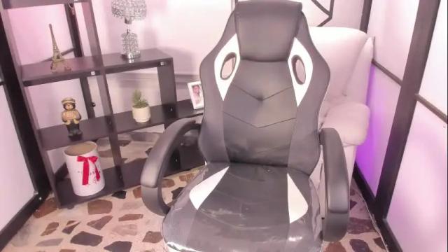 Image 11 of emysilver Stream on Chaturbate on 17 days ago