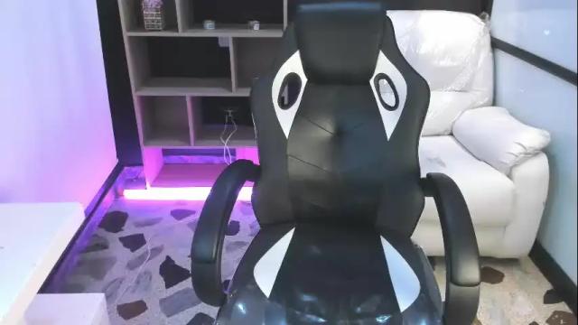 Image 6 of emysilver Stream on Chaturbate on 1 month ago