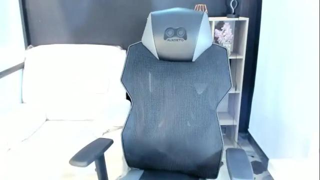 Image 11 of emysilver Stream on Chaturbate on 1 month ago